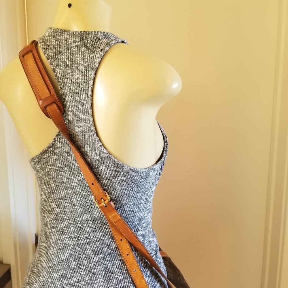 Louis Vuitton Saumur 30 crossbody  bag - Picture 7 of 8